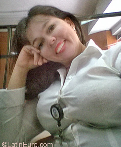 Date this delightful Colombia girl Sandra from Cali CO17740