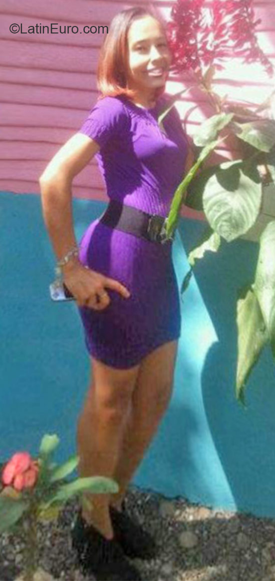 Date this happy Dominican Republic girl Evelyn Rosario from Provincia Duarte DO22709