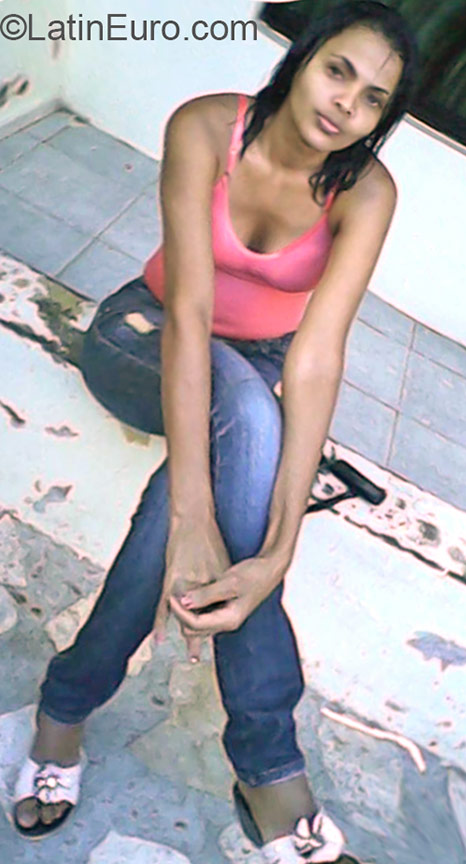 Date this fun Dominican Republic girl Andrea from Santo Domingo DO22737