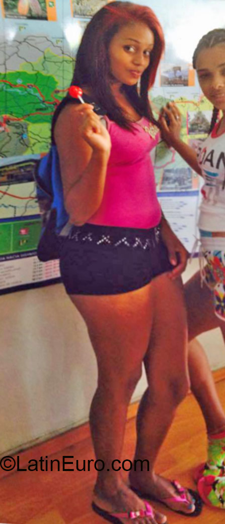 Date this foxy Dominican Republic girl Yennifer from Santiago DO22760