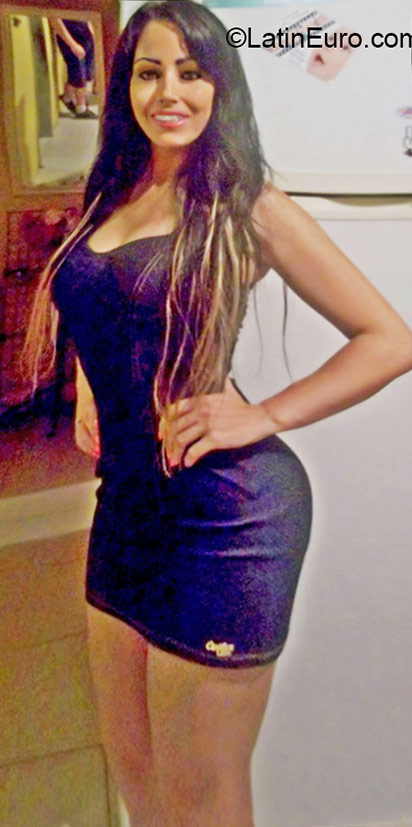 Date this hard body Brazil girl Miriane from Santa Vitoria Do Palmar BR9400