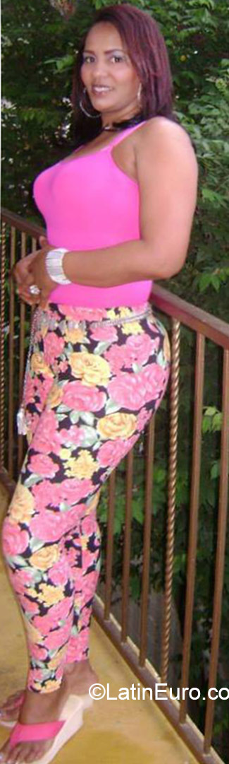 Date this young Dominican Republic girl Marian from Santo Domingo DO22778