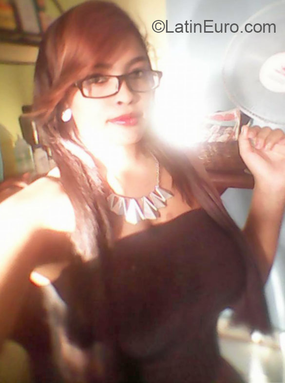 Date this voluptuous Dominican Republic girl Lety from Santo Domingo DO22807
