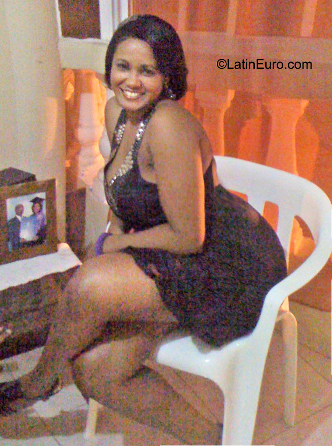 Date this tall Dominican Republic girl Miasoty from Santo Domingo DO22847