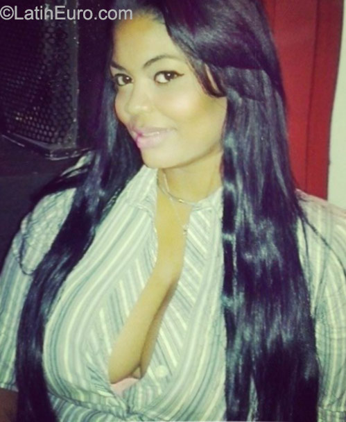 Date this gorgeous Dominican Republic girl Ivelisse from Santo Domingo DO22850