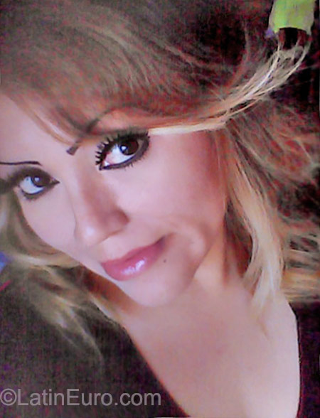 Date this good-looking Mexico girl Jazmin from Juarez MX1444
