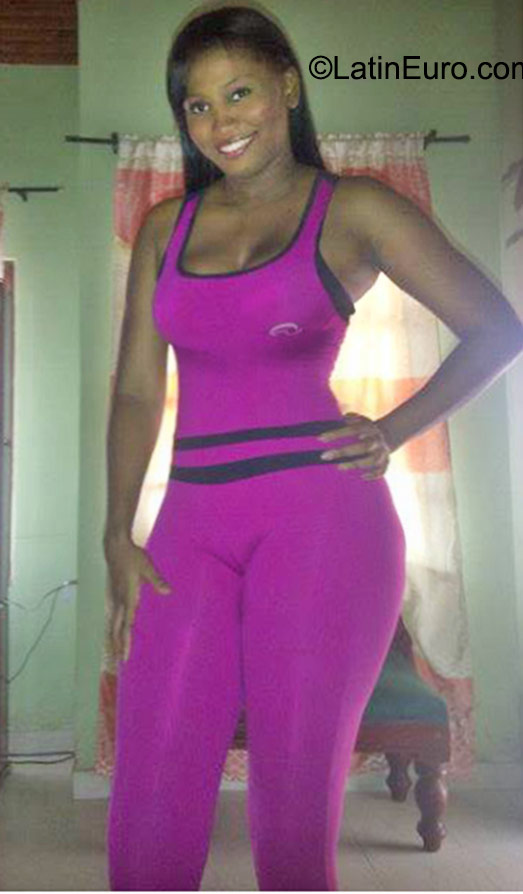 Date this georgeous Colombia girl Antonia from Turbo CO17801