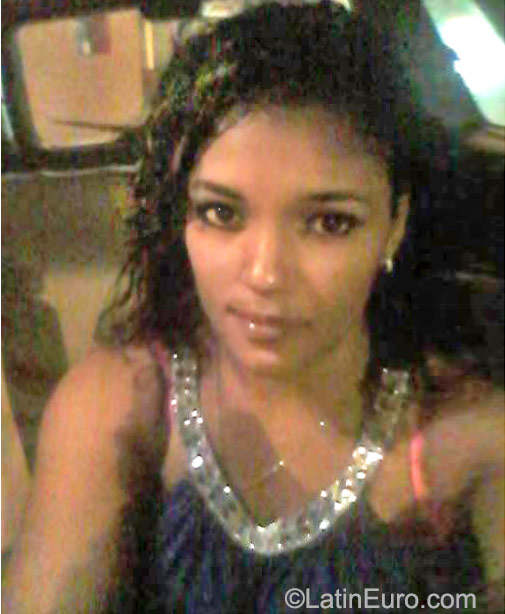 Date this voluptuous Dominican Republic girl Yoli from Santiago DO22887