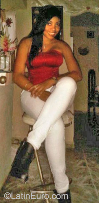 Date this funny Dominican Republic girl Sara from Santo Domingo DO22896