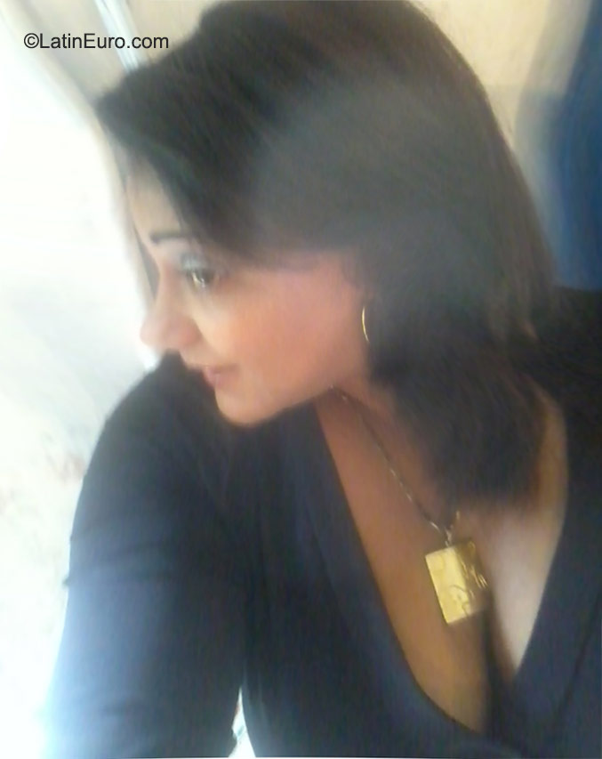 Date this voluptuous Panama girl Seskia from Panama City PA662