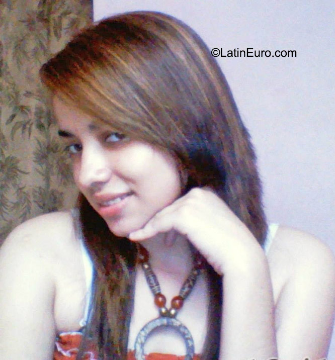 Date this athletic Honduras girl Claritza from Choluteca HN1628