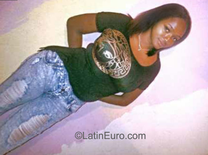 Date this gorgeous Dominican Republic girl Lina from Santo Domingo DO22929