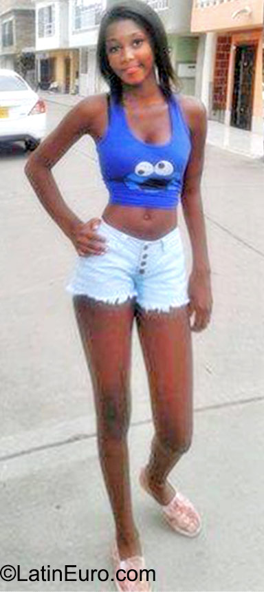 Date this sultry Colombia girl Alexandra from Medellin CO17835