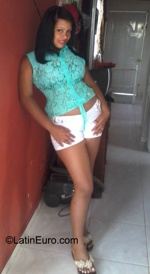 Date this good-looking Dominican Republic girl Eunice from La Vega DO22976