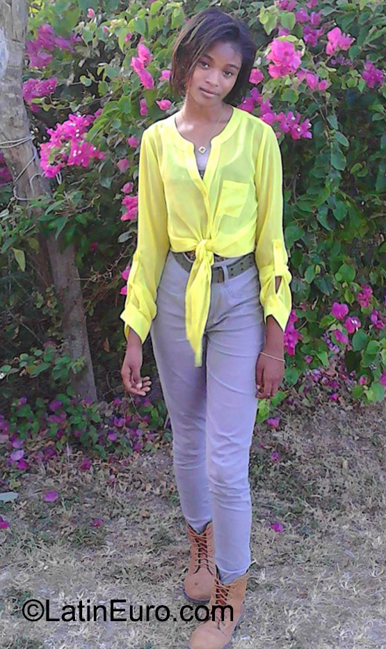 Date this cute Jamaica girl Crisila from Ocho Rios JM2133