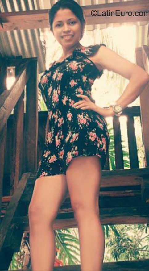 Date this good-looking Honduras girl Mary from Villanueva HN1651