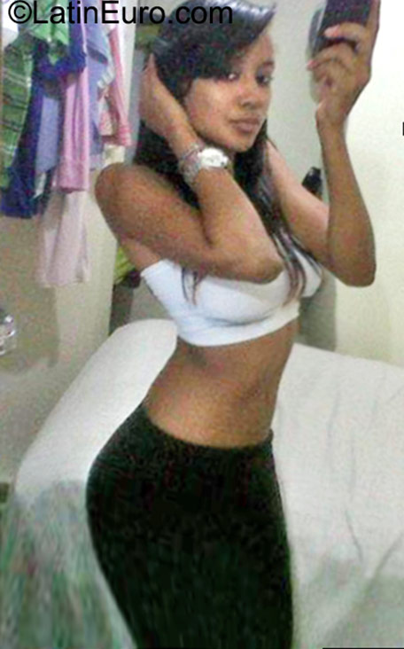 Date this georgeous Dominican Republic girl Ana from Santo Domingo DO23013