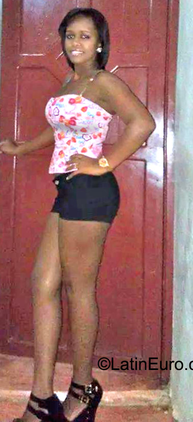 Date this delightful Dominican Republic girl Veronica from Santo Domingo DO23060