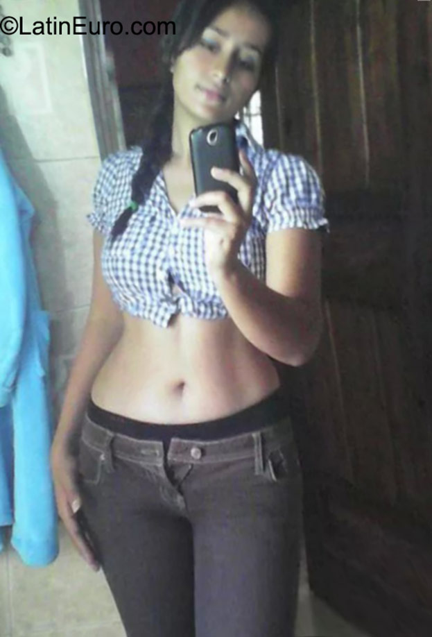 Date this good-looking Honduras girl Mileidy from El Progreso HN1664