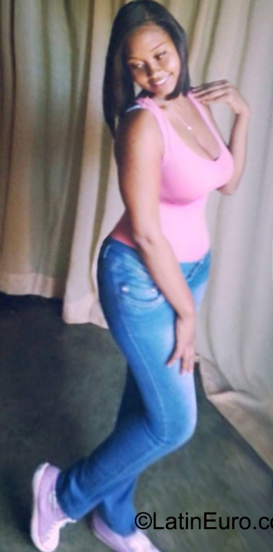 Date this good-looking Dominican Republic girl Leidi from Higuey DO23070