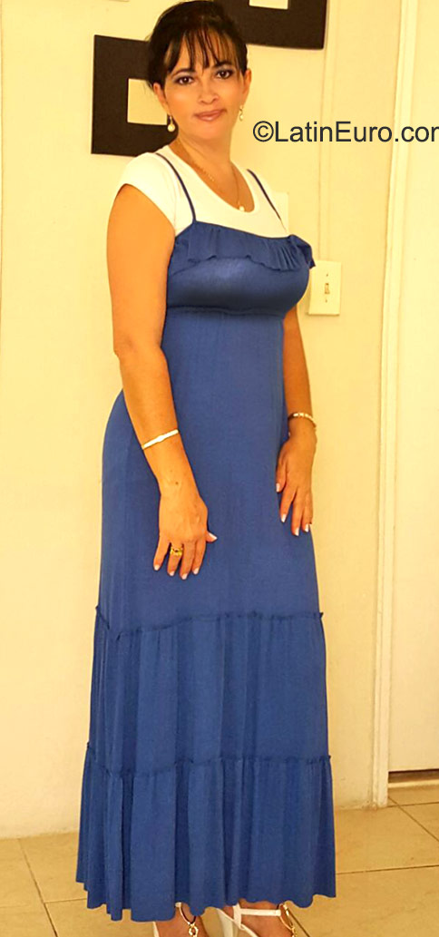 Date this hot United States girl Luz from Miami US16415