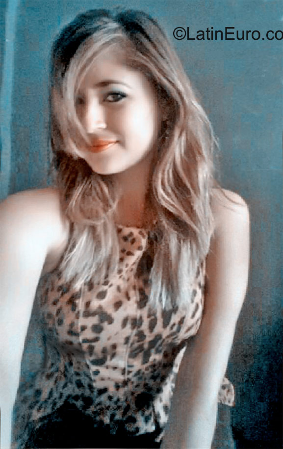Date this sultry Honduras girl Yosalin from Tegucigalpa HN1667