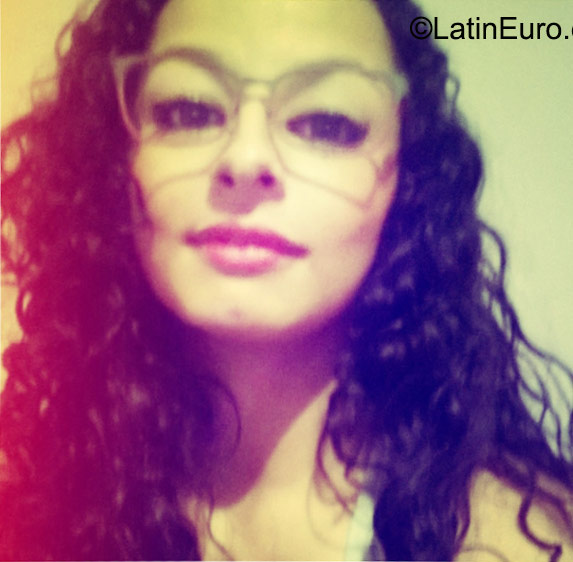 Date this foxy Colombia girl Natalia from Medellin CO17933