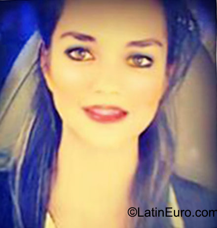 Date this charming Venezuela girl Franchesca from Puerto Ordaz VE614