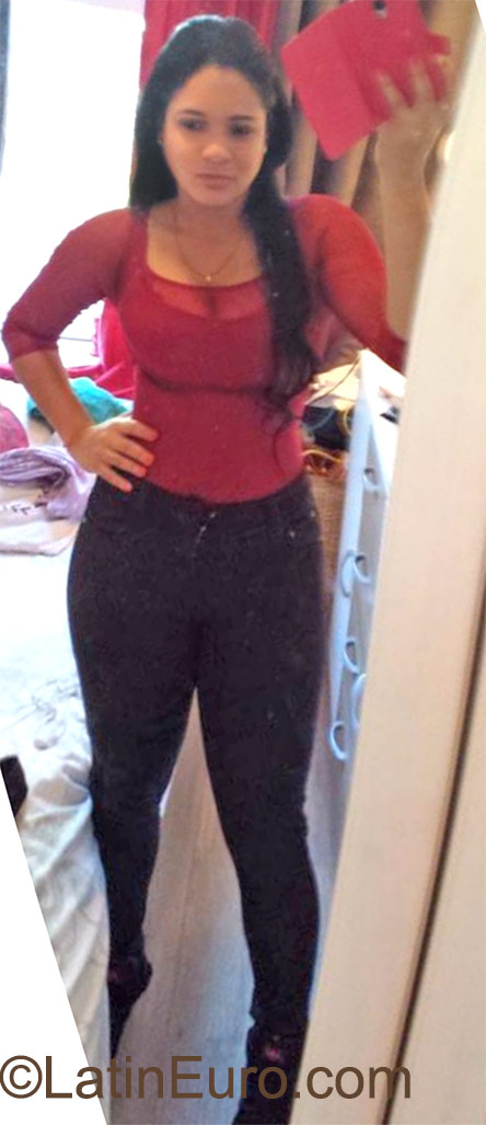Date this lovely Dominican Republic girl Stacy from Santo Domingo DO23101