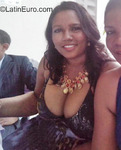happy Dominican Republic girl Juana from Santo Domingo DO23123