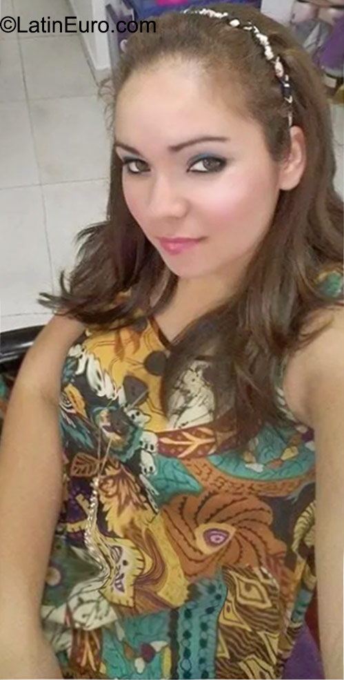 Date this delightful Honduras girl Yakiy from Santa rosa de copan HN1685