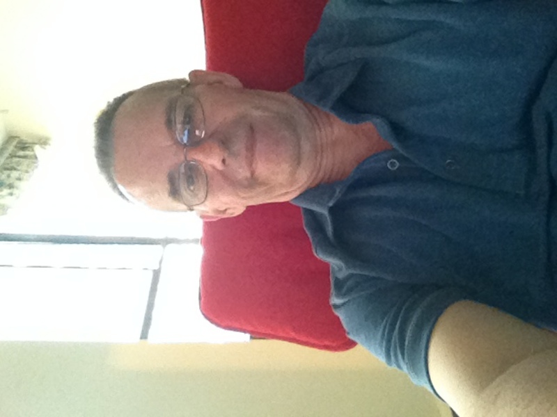 Date this happy Canada man Midnightbluue from Vancouver CA678