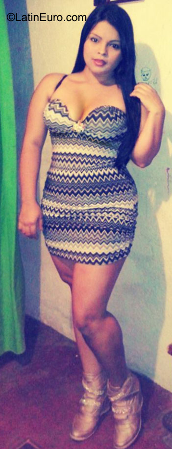 Date this good-looking Colombia girl Karen from Medellin CO17987