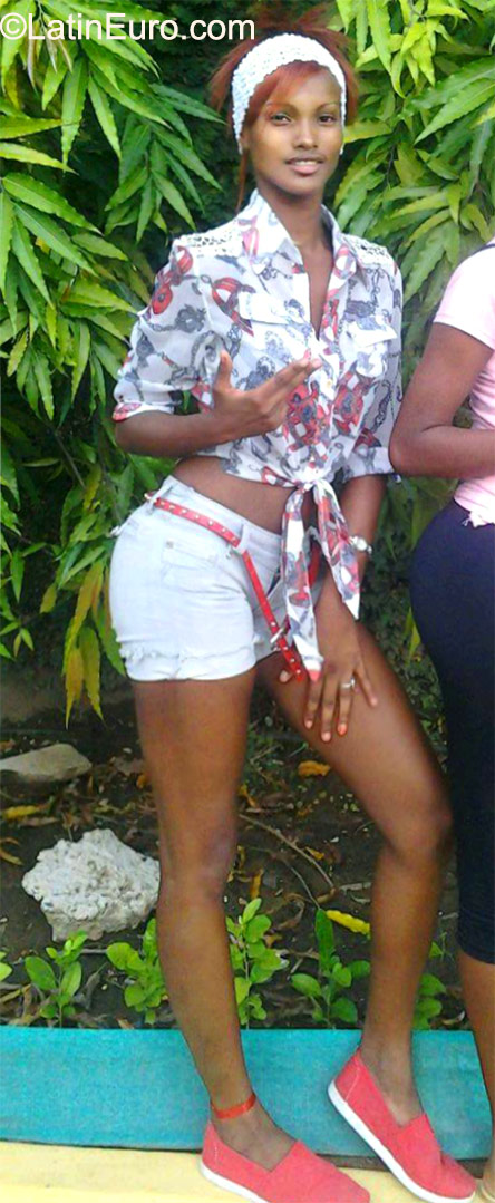 Date this nice looking Panama girl Salay from Panama City PA697