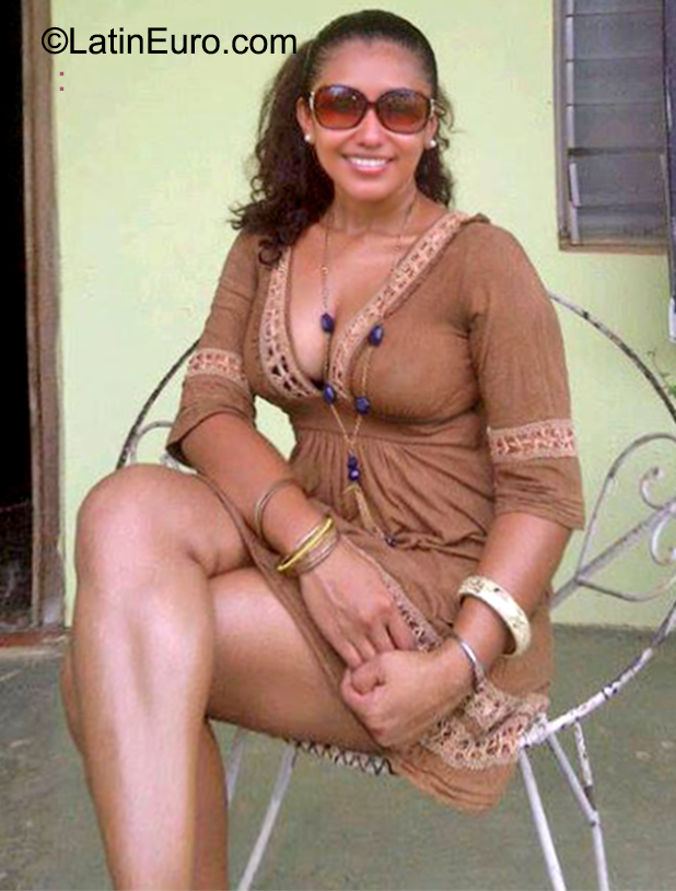 Date this gorgeous Panama girl Cecil from Panama City PA700