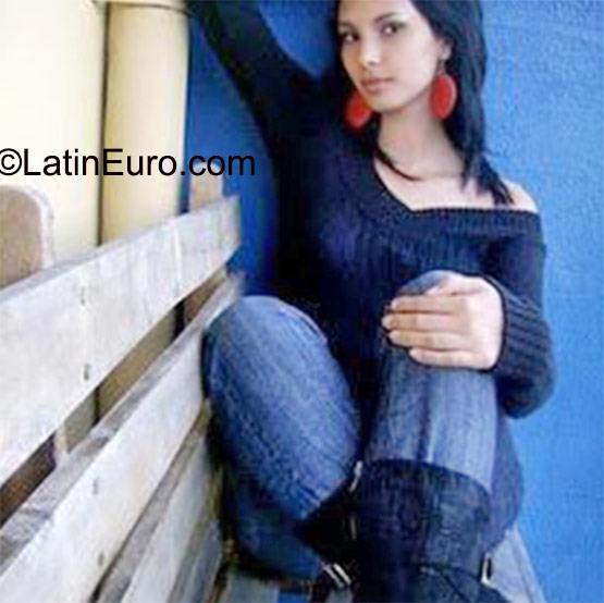 Date this lovely Honduras girl Sidia from Tegucigalpa HN1716