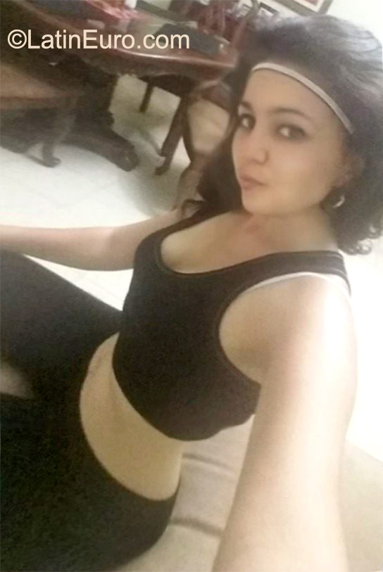 Date this hard body Honduras girl Paola from Comayagua HN1720