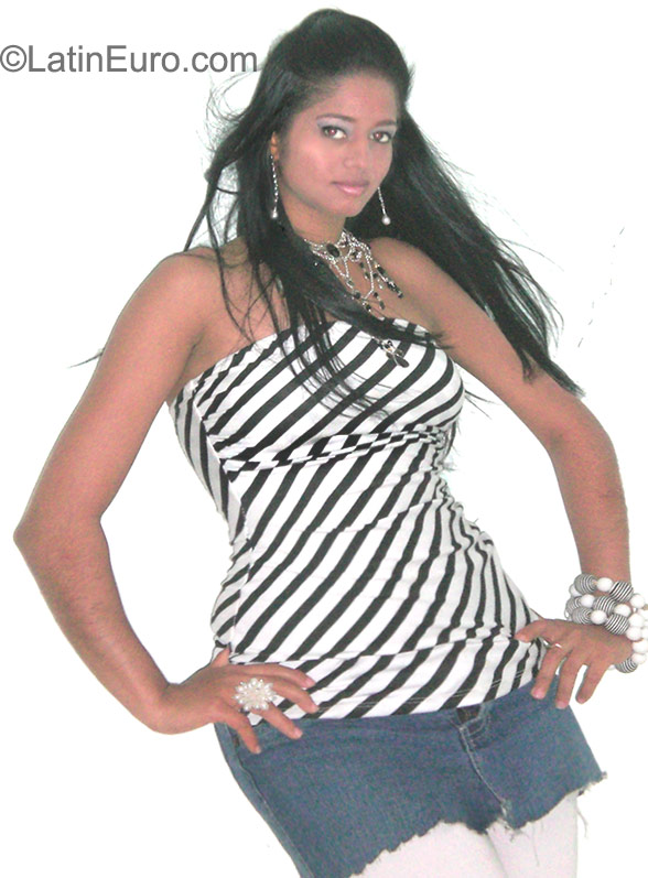 Date this stunning Dominican Republic girl Mabel from Santiago DO23388