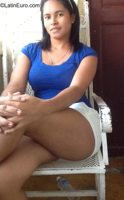 Date this lovely Dominican Republic girl Carolina from Santo Domingo DO23396