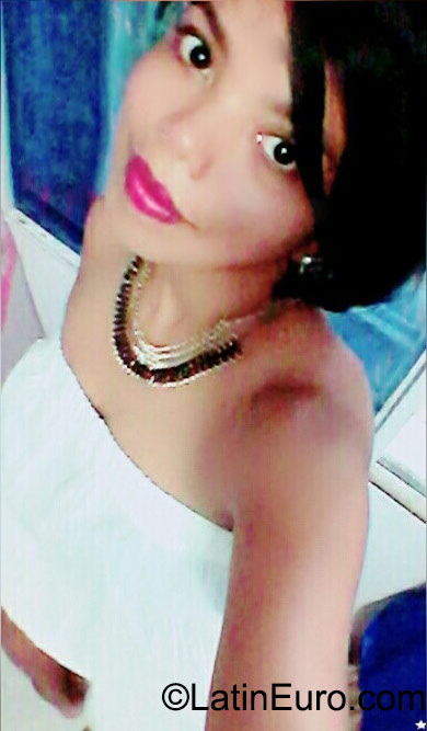 Date this foxy Colombia girl Esperanza from Bogota CO18090