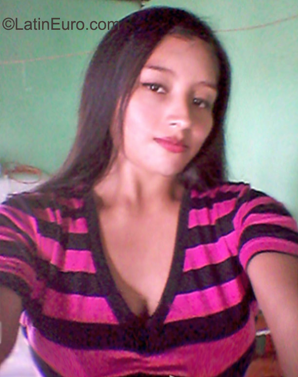 Date this hot Panama girl Ana from Panama City PA710