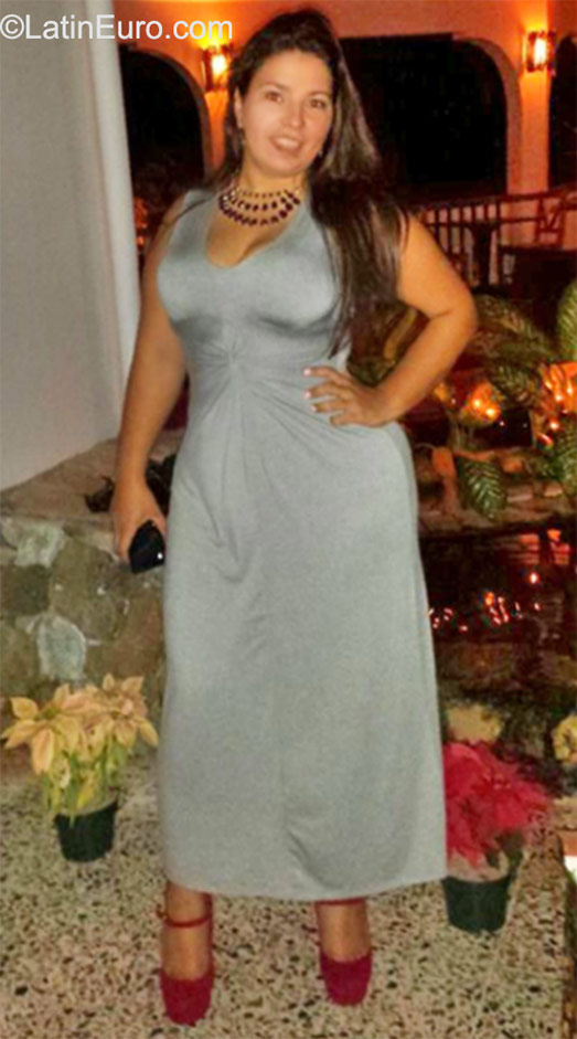 Date this happy Honduras girl Samary from Tegucigalpa HN1731