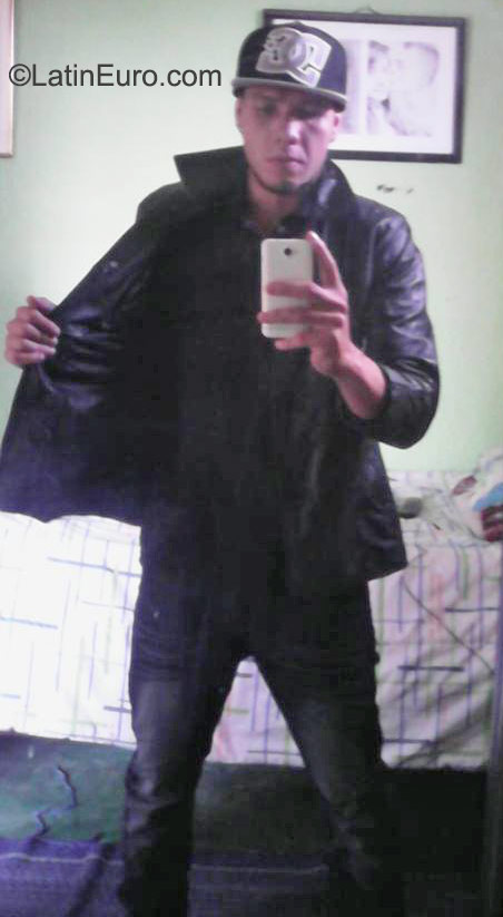 Date this good-looking Colombia man Hector from Cali CO18118