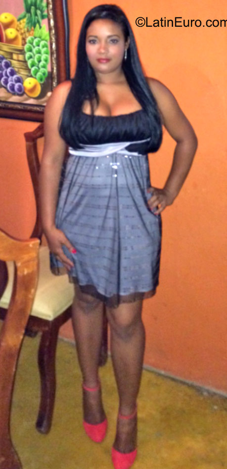 Date this foxy Dominican Republic girl Rosa from San Cristobal DO23524