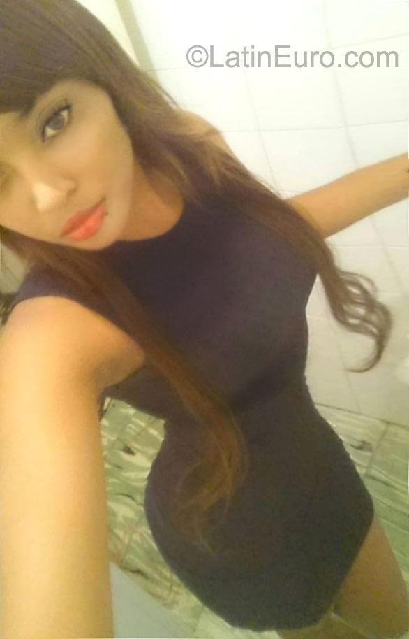 Date this exotic Dominican Republic girl Maria from Santo Domingo DO23541