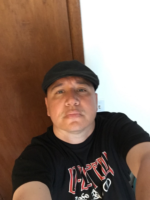 Date this happy United States man Gino from Newport US16560