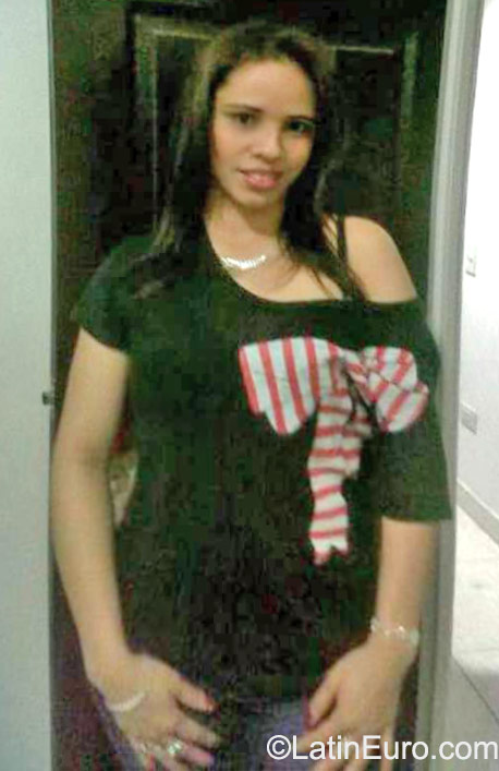 Date this exotic Colombia girl Ana Maria from Bogota CO18146