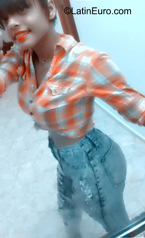 Date this sultry Dominican Republic girl Wildalie from Salcedo DO23584