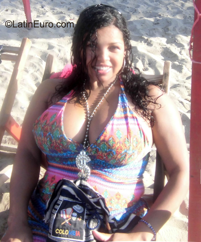 Date this beautiful Venezuela girl Cenery from Caracas VE637