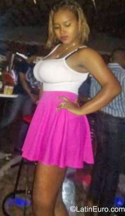 Date this foxy Dominican Republic girl Yulisa from Santo Domingo DO23627